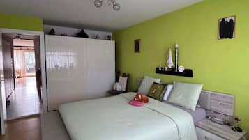 3 chambres, fer et planche Ă  repasser, Wi-Fi, draps fournis