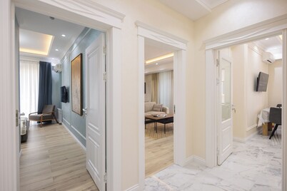 Urban Oasis: Unparalleled Terrace Views in the Heart of the City