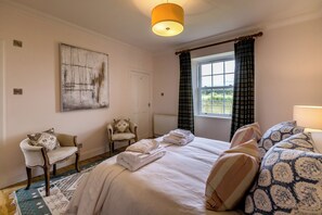 2 chambres, fer et planche à repasser, lit parapluie, Wi-Fi gratuit