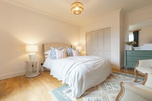 2 bedrooms, iron/ironing board, travel crib, free WiFi - Beautiful Perthshire cottage - the perfect Scottish retreat (Kinrossie)
