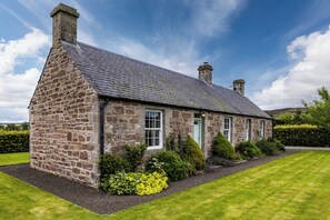Exterior - Beautiful Perthshire cottage - the perfect Scottish retreat (Kinrossie)
