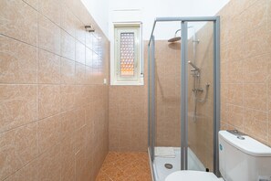 Een douche, een haardroger