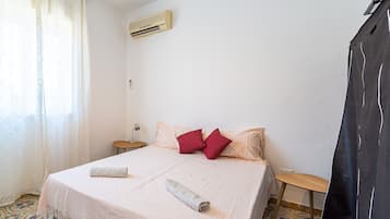 1 bedroom, free WiFi, bed sheets