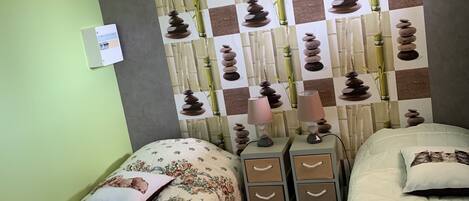 1 bedroom, bed sheets