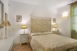 3 bedrooms, iron/ironing board, free WiFi, bed sheets - Holiday Home 'Red In Forte Dei Marmi' with Balcony, Wi-Fi and Air Conditioning (Forte dei Marmi)