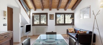 Apartment 'Vista Anfiteatro Romano' with Mountain View