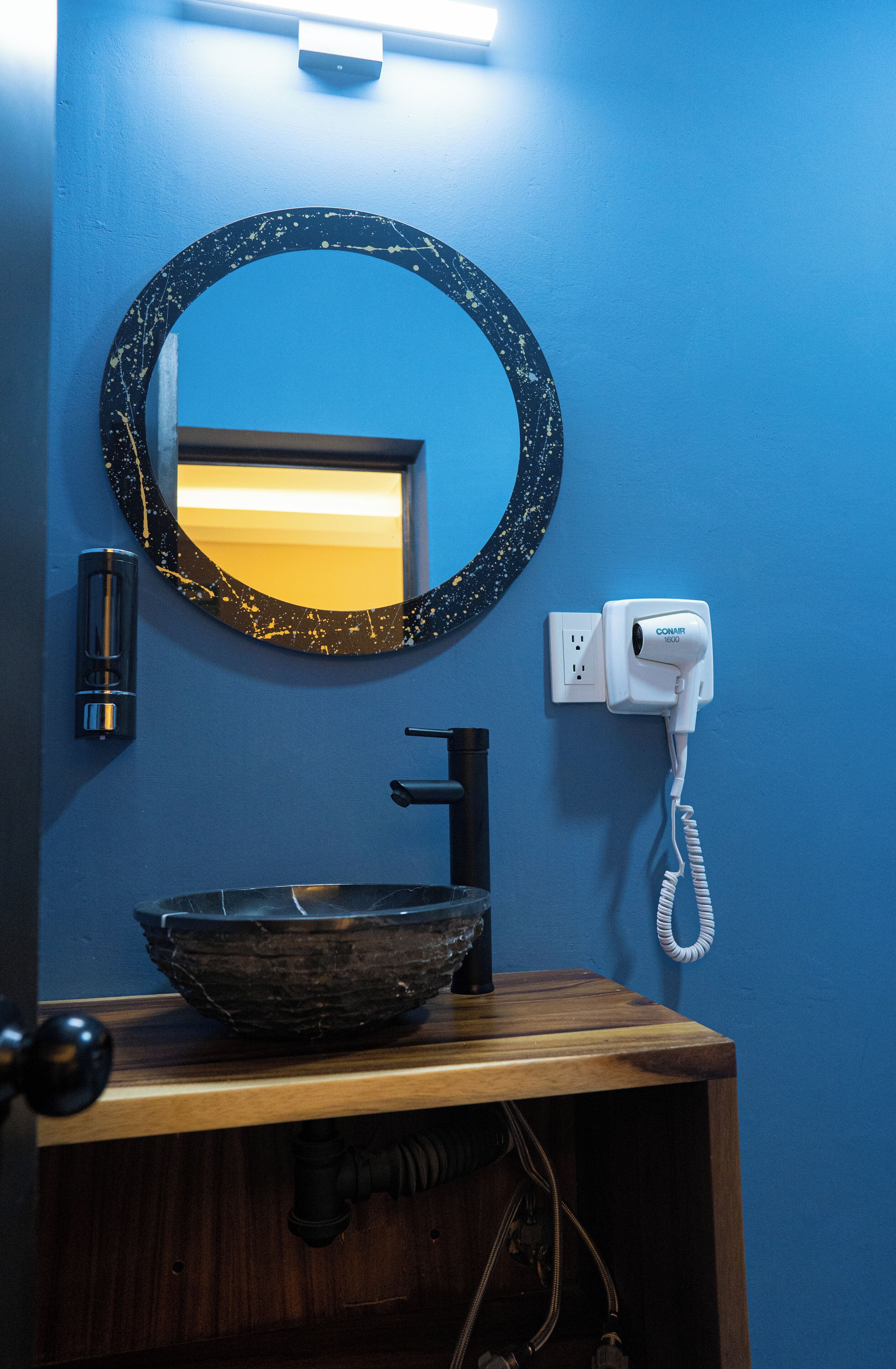 舒适客房 | 办公桌、免费 WiFi