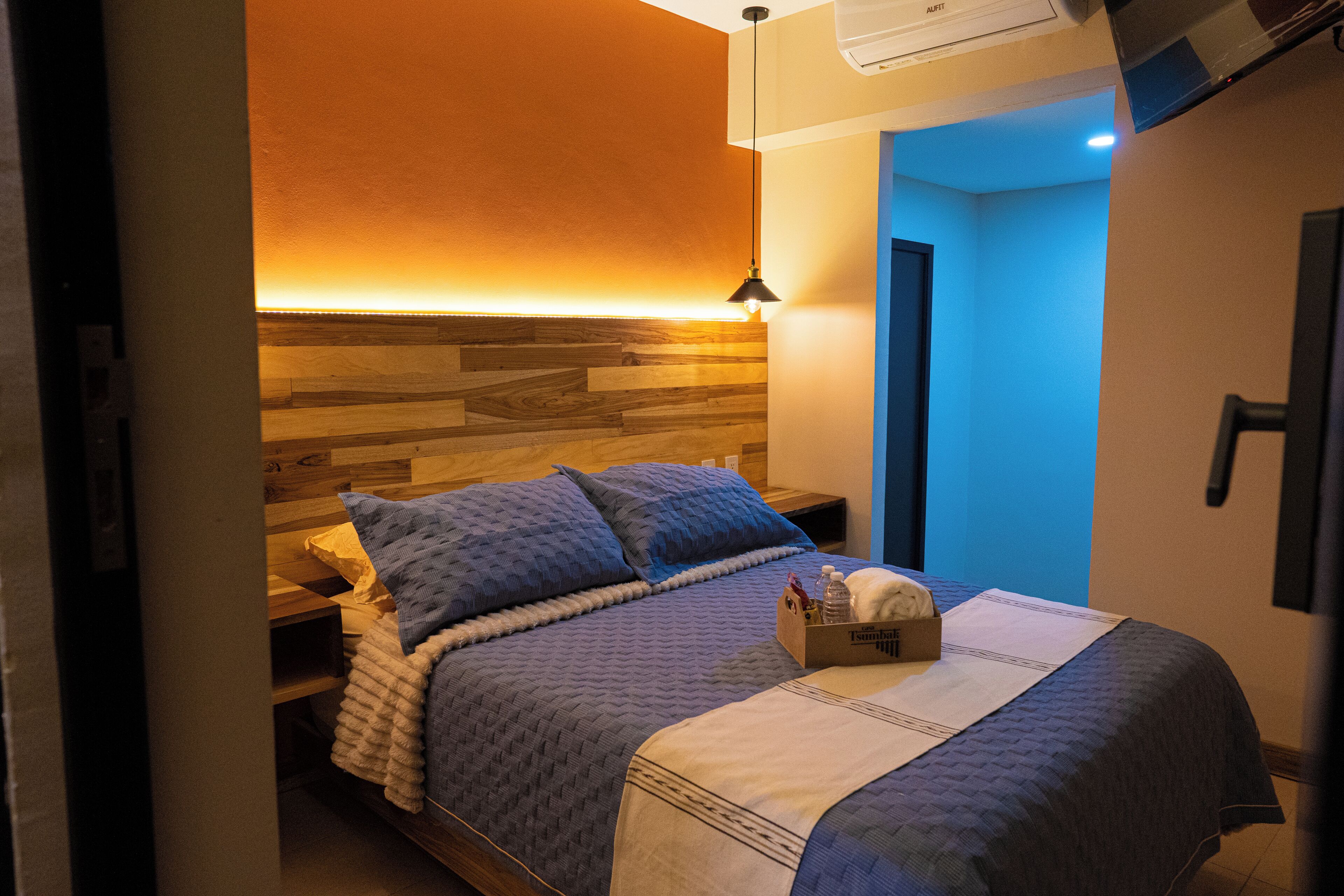 Classic Room | Desk, free WiFi