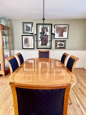 Dining - Swimming Hotspot, Family Friendly, 1 block to local shops (Waitsfield)