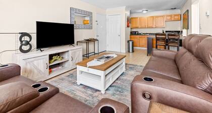 Walk to Shands/ UF - Budget 2 Bedroom Condo, Pool!