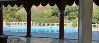 Spacious 6000 sf 6-bedroom villa in lovely Fremont with private gate, and view