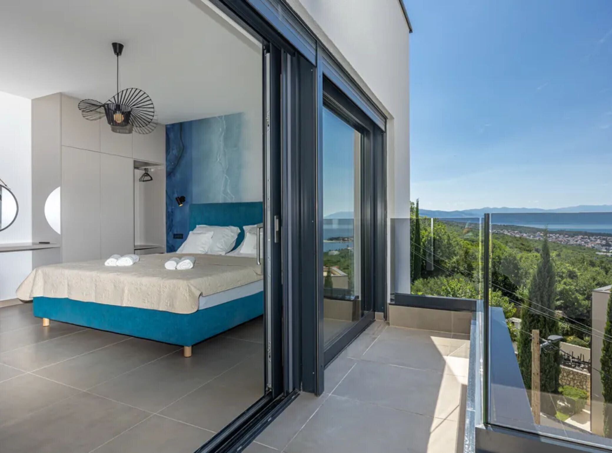 4 bedrooms, Internet, bed sheets