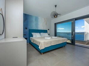 4 bedrooms, Internet, bed sheets - Four-Bedroom Villa With Sea View` (Crikvenica)