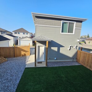 Exterior - Modern 1-Bedroom Garden Suite | Above Ground Suite | Side Parking | Chappelle (Edmonton)