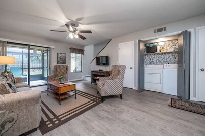 2 bedroom/1.5 bathroom condo Butler plaza