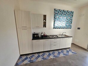 冰箱、微波炉、炉灶、茶具/咖啡用具