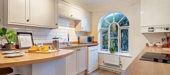 West Lodge - One Bedroom House, Sleeps 2
