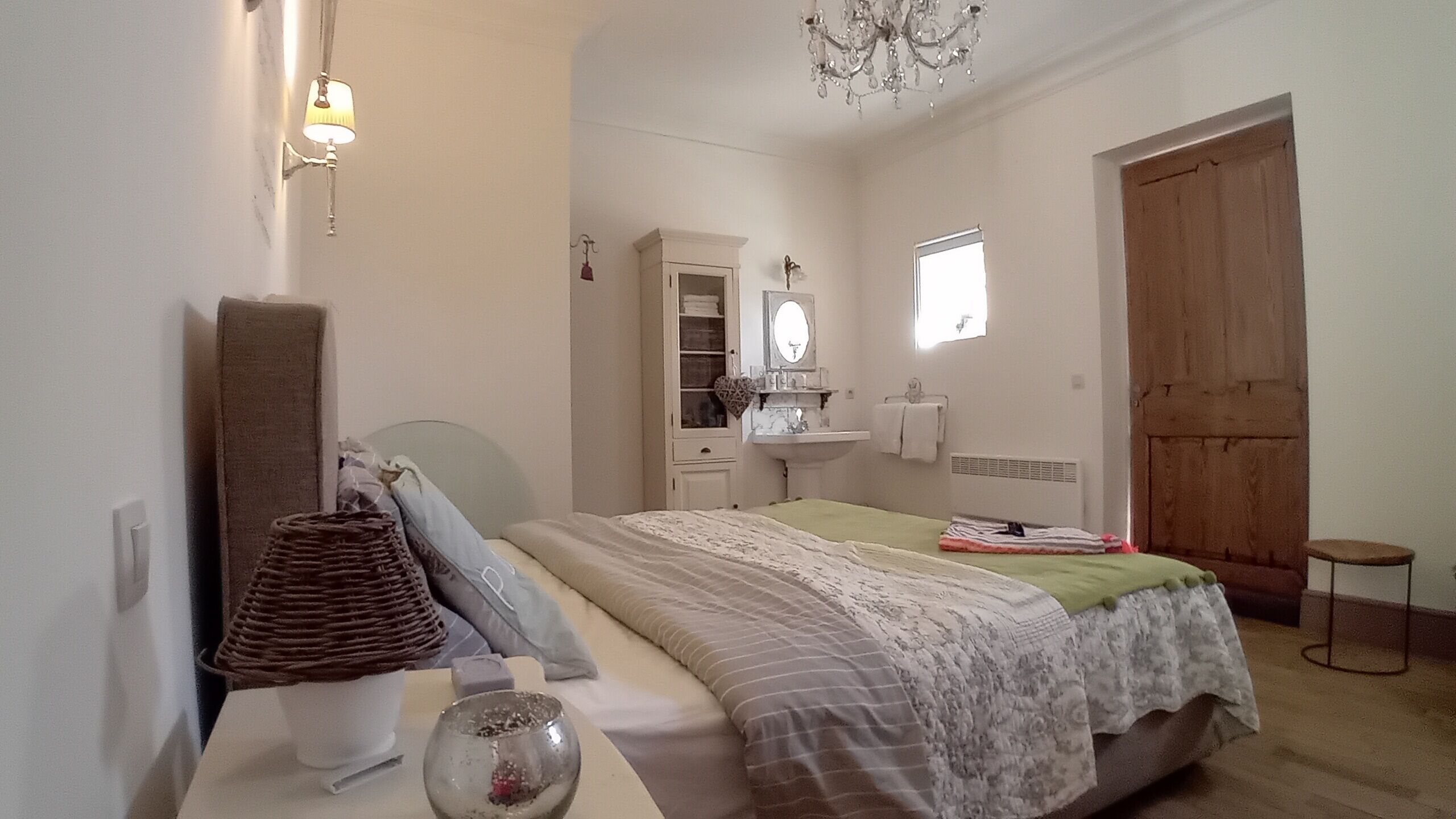 Iron/ironing board, free WiFi