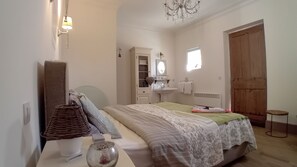 Tremannsrom – superior, hageutsikt | Strykejern/-brett og wi-fi (inkludert)