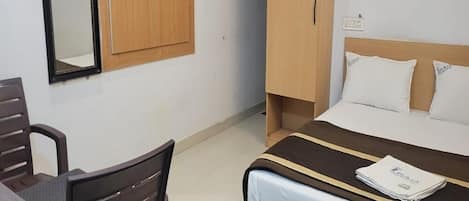 Basic Double Room | Desk, free WiFi