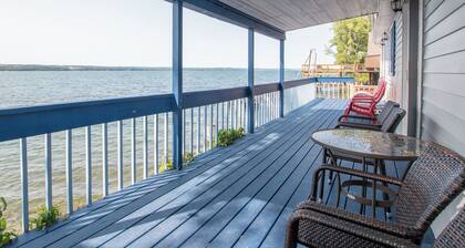 Boat, Grill & Unwind: Lakefront Cayuga Home!