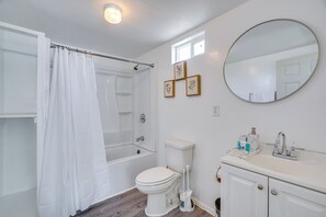 Hair dryer, towels - 3 Mi to Arizona Stadium: Quiet Tucson Retreat (Tucson)