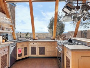 Fridge, microwave, oven, stovetop - Earthship Sanctuary and Spa with Panoramic Mesa Views (Taos County)