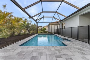 Outdoor pool - Luxurious 3-Bedroom Home with Private Pool in Naples’ Exclusive Tamarindo (Naples)