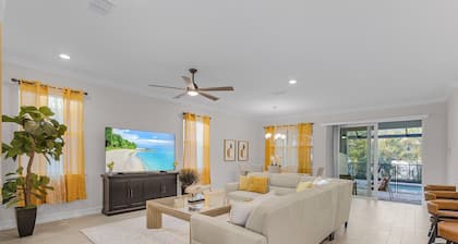 Luxurious 3-Bedroom Home with Private Pool in Naples’ Exclusive Tamarindo