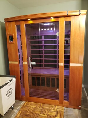 Sauna - Arrowbear Lakehouse, Large Private 5BR-3BA, Deck, Sauna, Media/Game Rm (Running Springs)