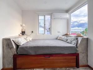 1 bedroom, free WiFi, bed sheets - Mid-Island suite with amazing sunset views! (Isla Mujeres)