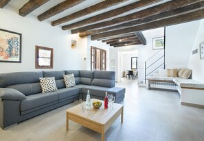 TV, caminetto, tavolo da ping pong