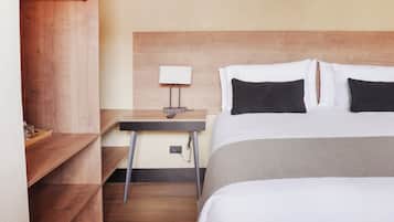 Comfort Single Room | In-room safe, desk, laptop workspace, blackout curtains