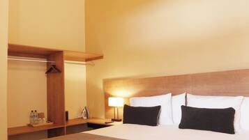 Standard Single Room | Premium bedding, down comforters, pillowtop beds, in-room safe