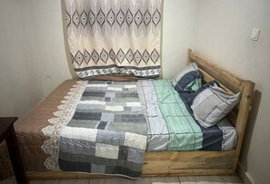 2 slaapkamers, een kluis op de kamer, een strijkplank/strijkijzer, wifi