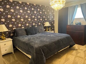 4 bedrooms, desk, iron/ironing board, free WiFi