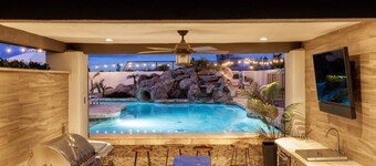 Luxury Estate|Heated Slide Pool/ Theater/Gym