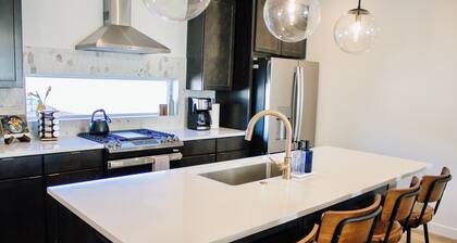 Mountain-Modern Getaway • Unbeatable Access to Snowbasin Resort