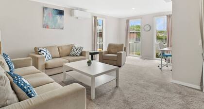 Colonial Retreat – Peaceful, Pet-Friendly Comfort