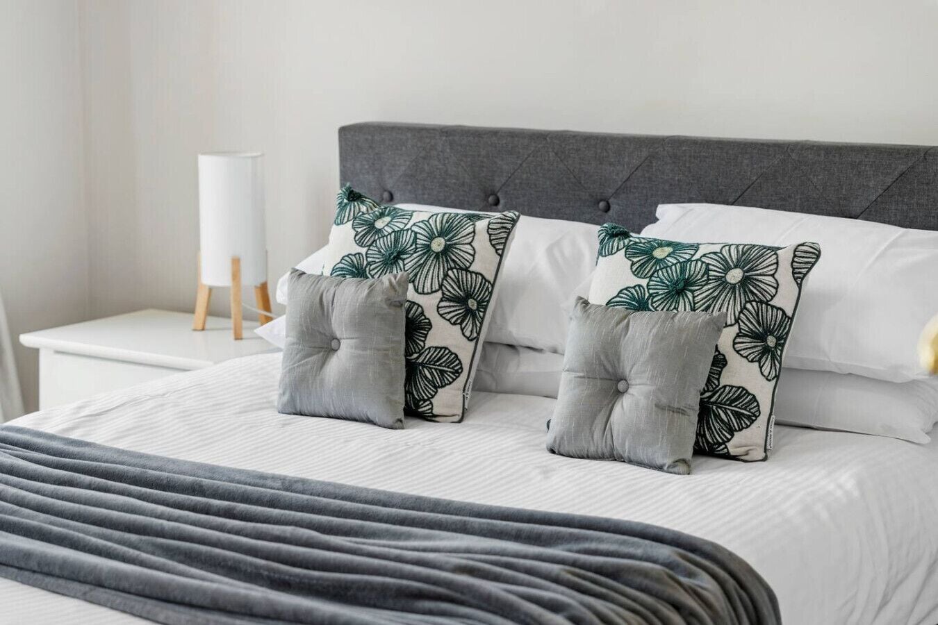 3 bedrooms, desk, iron/ironing board, travel cot