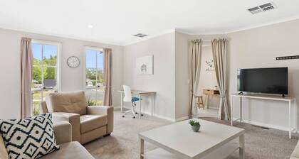 Colonial Retreat â Peaceful, Pet-Friendly Comfort