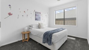 4 bedrooms, desk, iron/ironing board, free WiFi