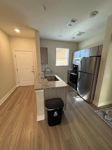 Cozy apartment in welcoming Cedar Park with WiFi, AC, fitness room
