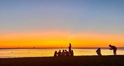 Beach house with private pool and access to the sea. Ideal/families and friends.