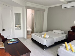 5 chambres, bureau, fer et planche à repasser, Wi-Fi