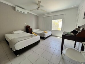 5 bedrooms, desk, iron/ironing board, WiFi