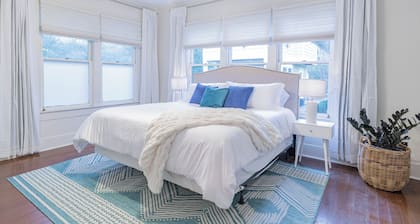 Walkable SoCo Bungalow