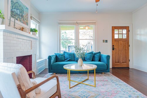 Walkable SoCo Bungalow