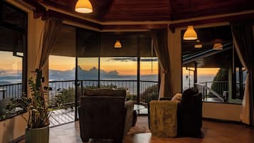 Deluxe Double Room, Balcony, Partial Sea View | Free WiFi