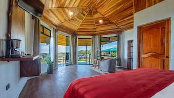 Deluxe tweepersoonskamer, balkon, gedeeltelijk uitzicht op zee | Gratis wifi, rolstoeltoegankelijk